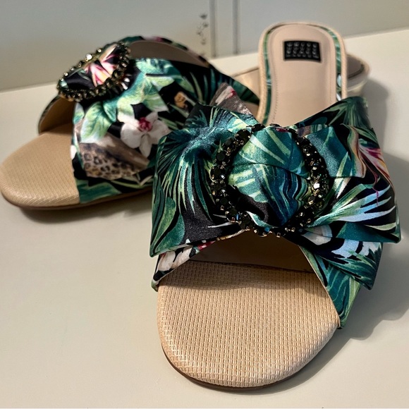 Emerald Palms Slides - Picture 3 of 9